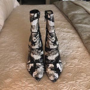 Women’s short boots